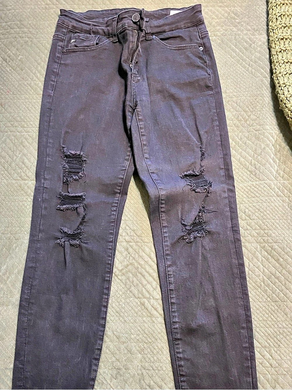 Kancan Distressed Skinny Jeans in Black, size 9/28